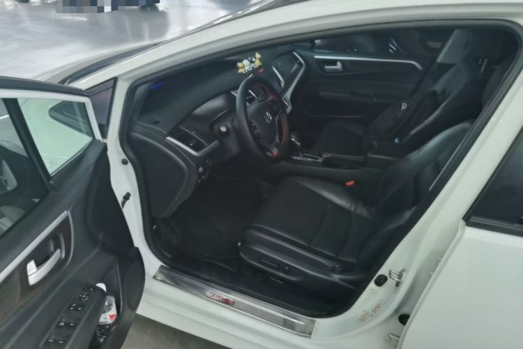 Used Honda Jade 2014 1.8L CVT Luxury Edition 5 seats Driver Seat