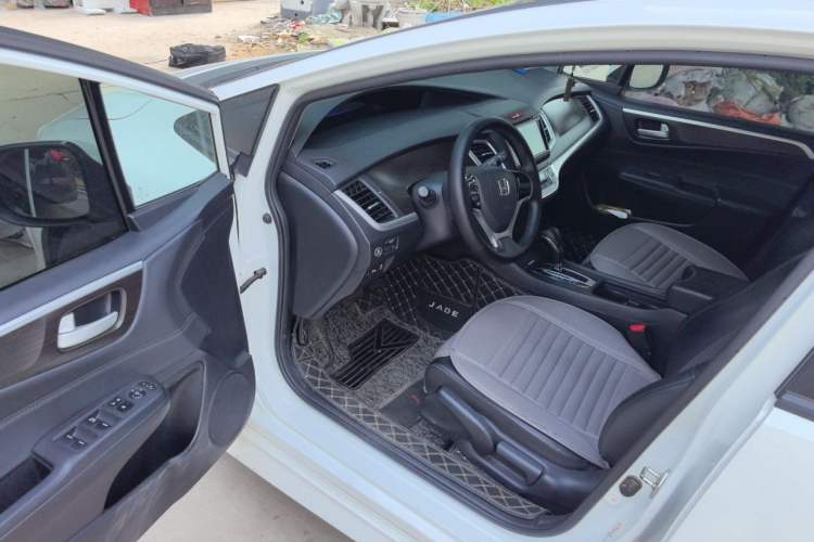 Used Honda Jade 2014 1.8L Automatic Comfort Elite Version 5 Seats Driver Seat