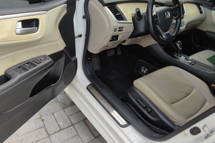Used Honda Jade 2014 1.8L CVT Luxury Prestige Edition 5 Seats Driver Seat
