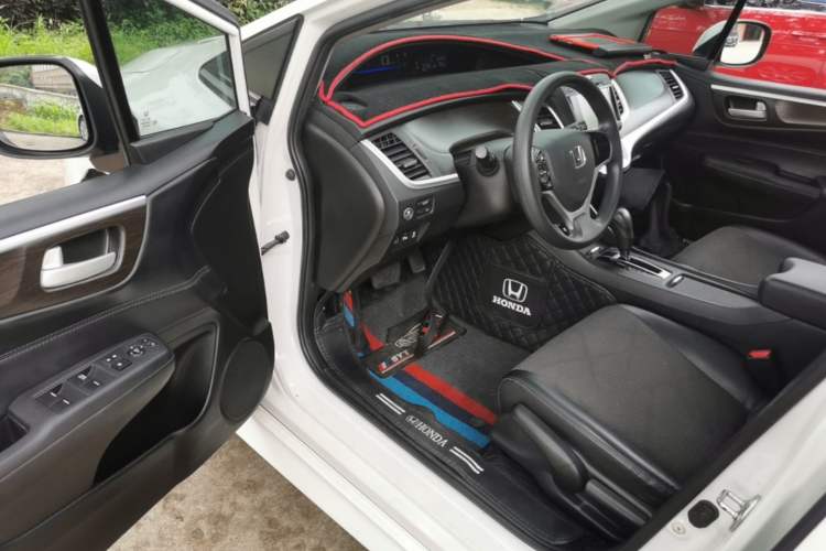 Used Honda Jade 2014 1.8L Automatic Comfort Elite Version 5 Seats Driver Seat