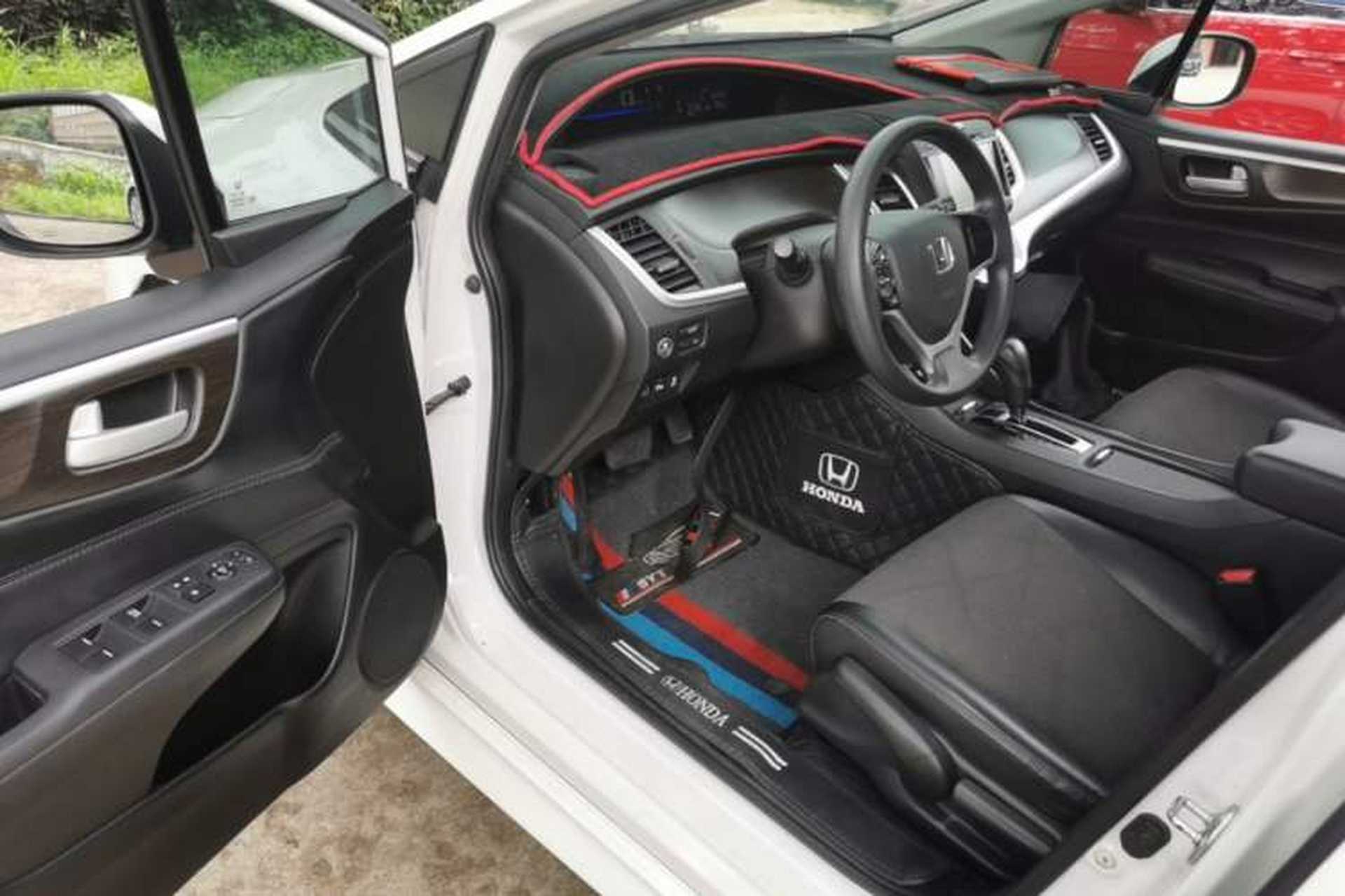 Used Honda Jade 2014 1.8L Automatic Comfort Elite Version 5 Seats Driver Seat