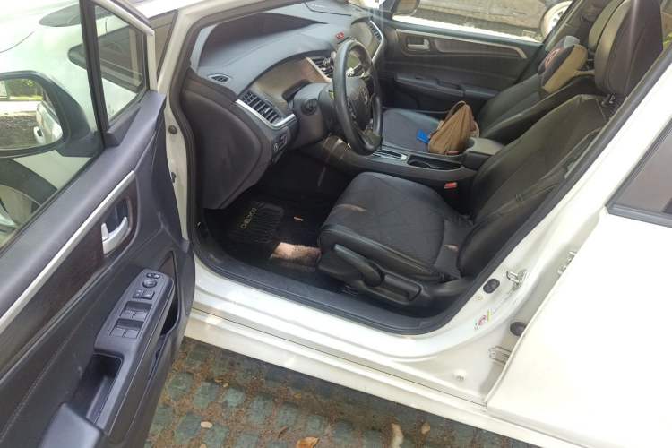 Used Honda Jade 2014 1.8L Automatic Comfort Elite Version 5 Seats Driver Seat