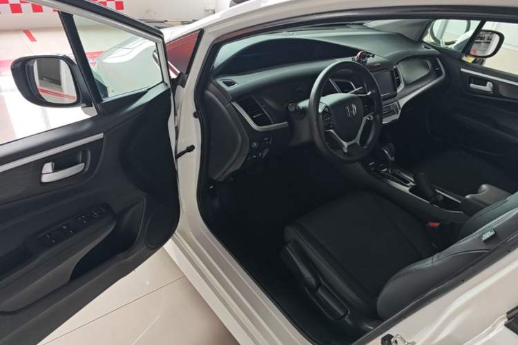Used Honda Jade 2014 1.8L Automatic Comfort Elite Version 5 Seats Driver Seat