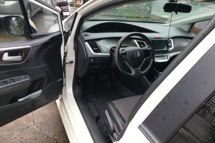Used Honda Jade 2014 1.8L Automatic Comfort Elite Version 5 Seats Driver Seat
