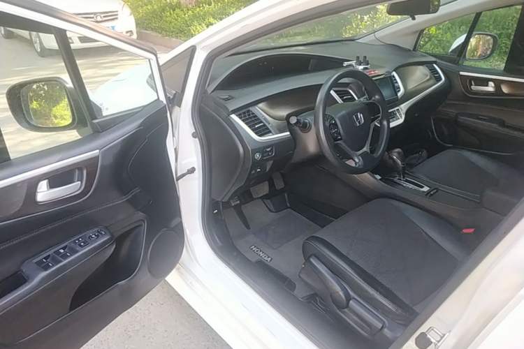 Used Honda Jade 2014 1.8L Automatic Comfort Elite Version 5 Seats Driver Seat