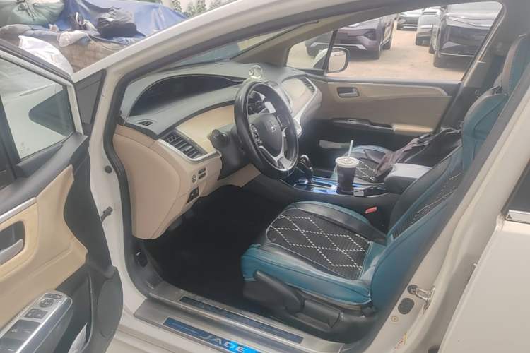 Used Honda Jade 2014 1.8L Automatic Comfort Elite Version 5 Seats Driver Seat