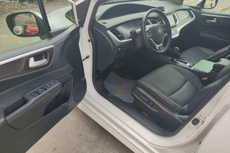 Used Honda Jade 2014 1.8L CVT Luxury Prestige Edition 5 Seats Driver Seat