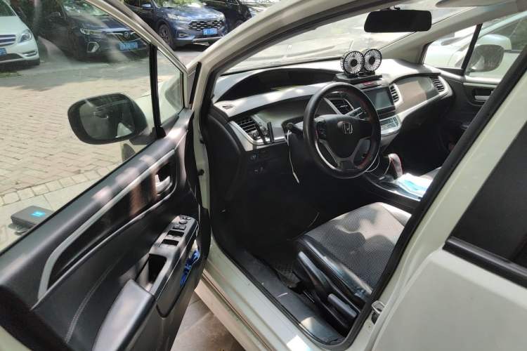 Used Honda Jade 2014 1.8L Automatic Comfort Elite Version 5 Seats Driver Seat