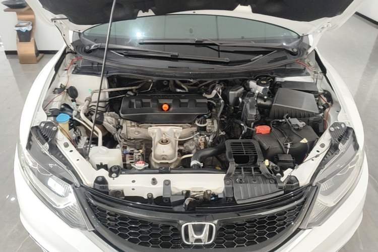 Used Honda Jade 2014 1.8L CVT Luxury Prestige Edition 5 Seats Engine Bay