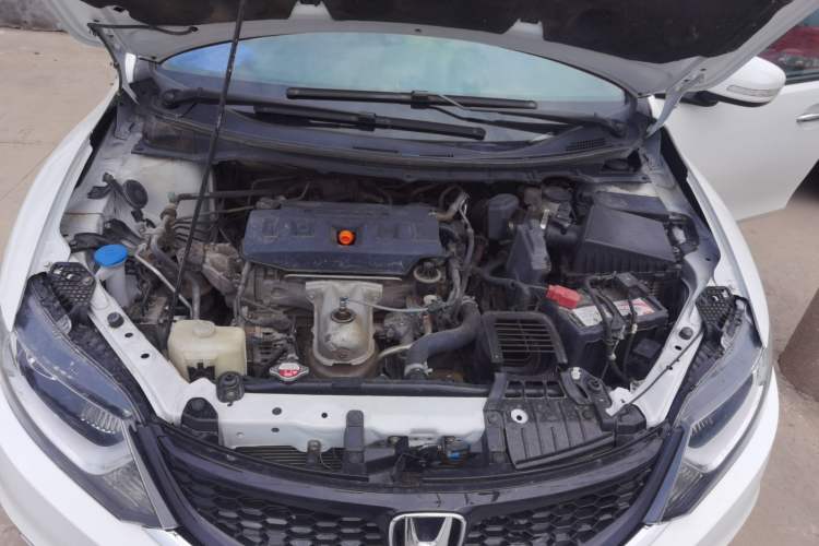 Used Honda Jade 2014 1.8L CVT Luxury Edition 5 seats Engine Bay