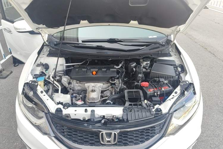 Used Honda Jade 2014 1.8L CVT Luxury Edition 5 seats Engine Bay