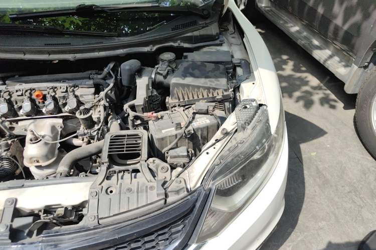 Used Honda Jade 2014 1.8L Automatic Comfort Elite Version 5 Seats Engine Bay Left