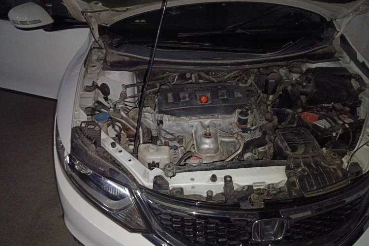 Used Honda Jade 2014 1.8L Automatic Comfort Elite Version 5 Seats Engine Bay Right