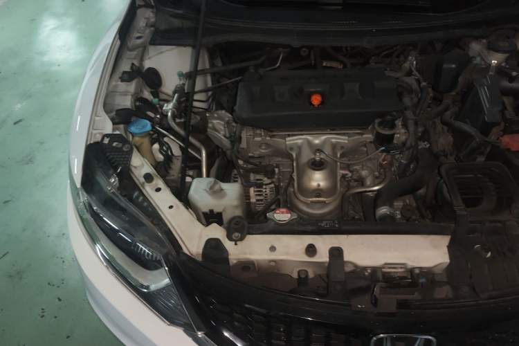 Used Honda Jade 2014 1.8L CVT Luxury Edition 5 seats Engine Bay Right