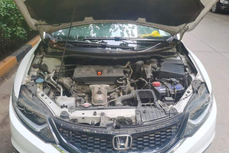 Used Honda Jade 2014 1.8L CVT Luxury Prestige Edition 5 Seats Engine Bay