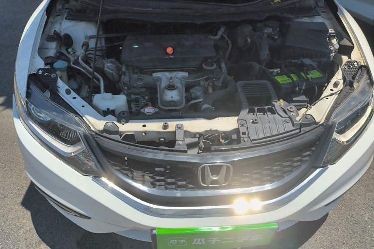 Used Honda Jade 2014 1.8L CVT Luxury Edition 5 seats Engine Bay