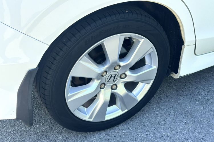 Used Honda Jade 2014 1.8L Automatic Comfort Elite Version 5 Seats Exterior 1