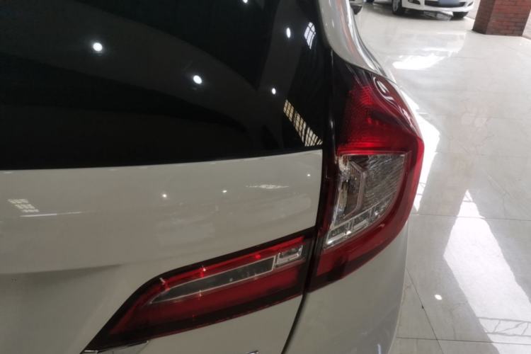 Used Honda Jade 2014 1.8L Automatic Comfort Elite Version 5 Seats Exterior 3