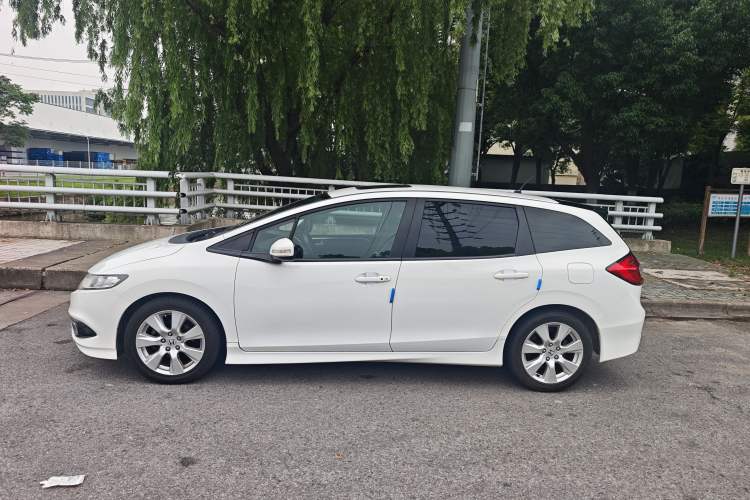Used Honda Jade 2014 1.8L Automatic Comfort Elite Version 5 Seats Exterior 3