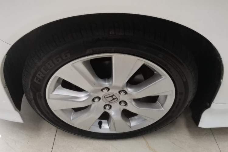 Used Honda Jade 2014 1.8L Automatic Comfort Elite Version 5 Seats Exterior 4