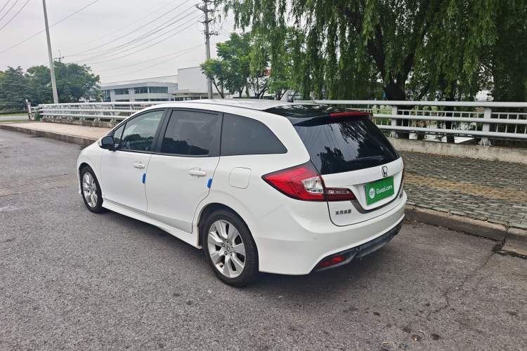 Used Honda Jade 2014 1.8L Automatic Comfort Elite Version 5 Seats Exterior 4