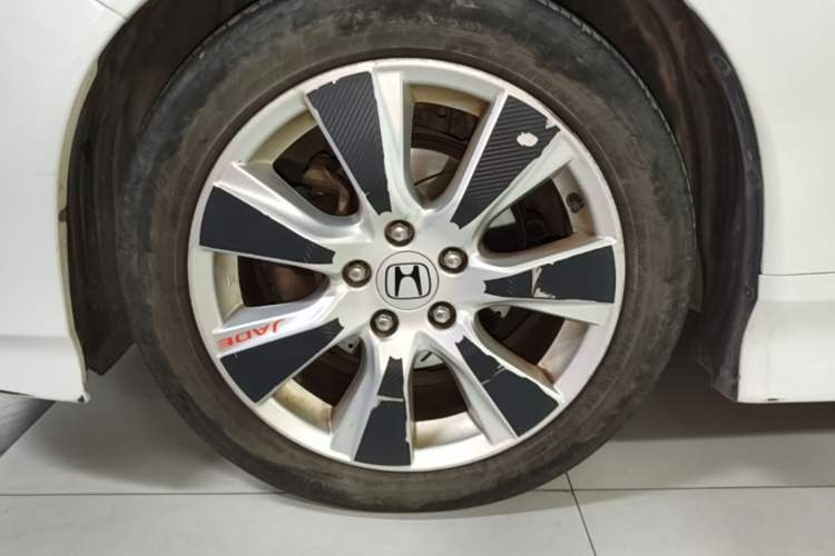 Used Honda Jade 2014 1.8L Automatic Comfort Elite Version 5 Seats Exterior 4