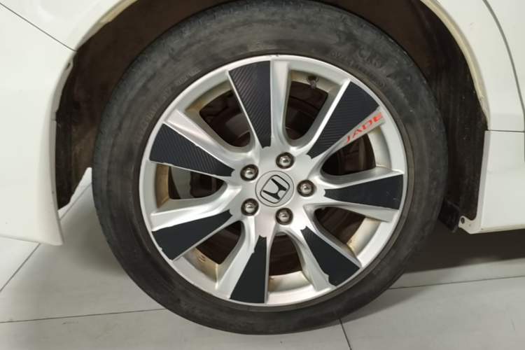 Used Honda Jade 2014 1.8L Automatic Comfort Elite Version 5 Seats Exterior 5