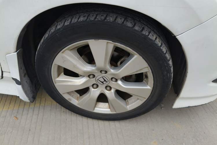 Used Honda Jade 2014 1.8L Automatic Comfort Elite Version 5 Seats Exterior 7