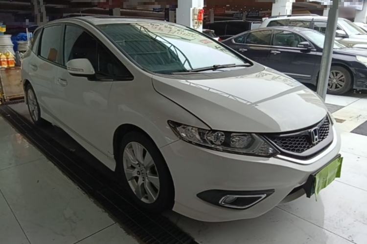 Used Honda Jade 2014 1.8L Automatic Comfort Elite Version 5 Seats Front Right 45 Deg