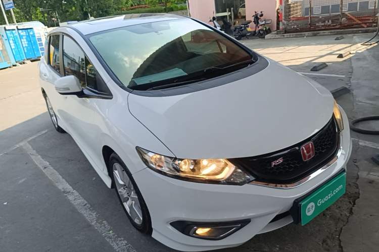 Used Honda Jade 2014 1.8L Automatic Comfort Elite Version 5 Seats Front Right 45 Deg