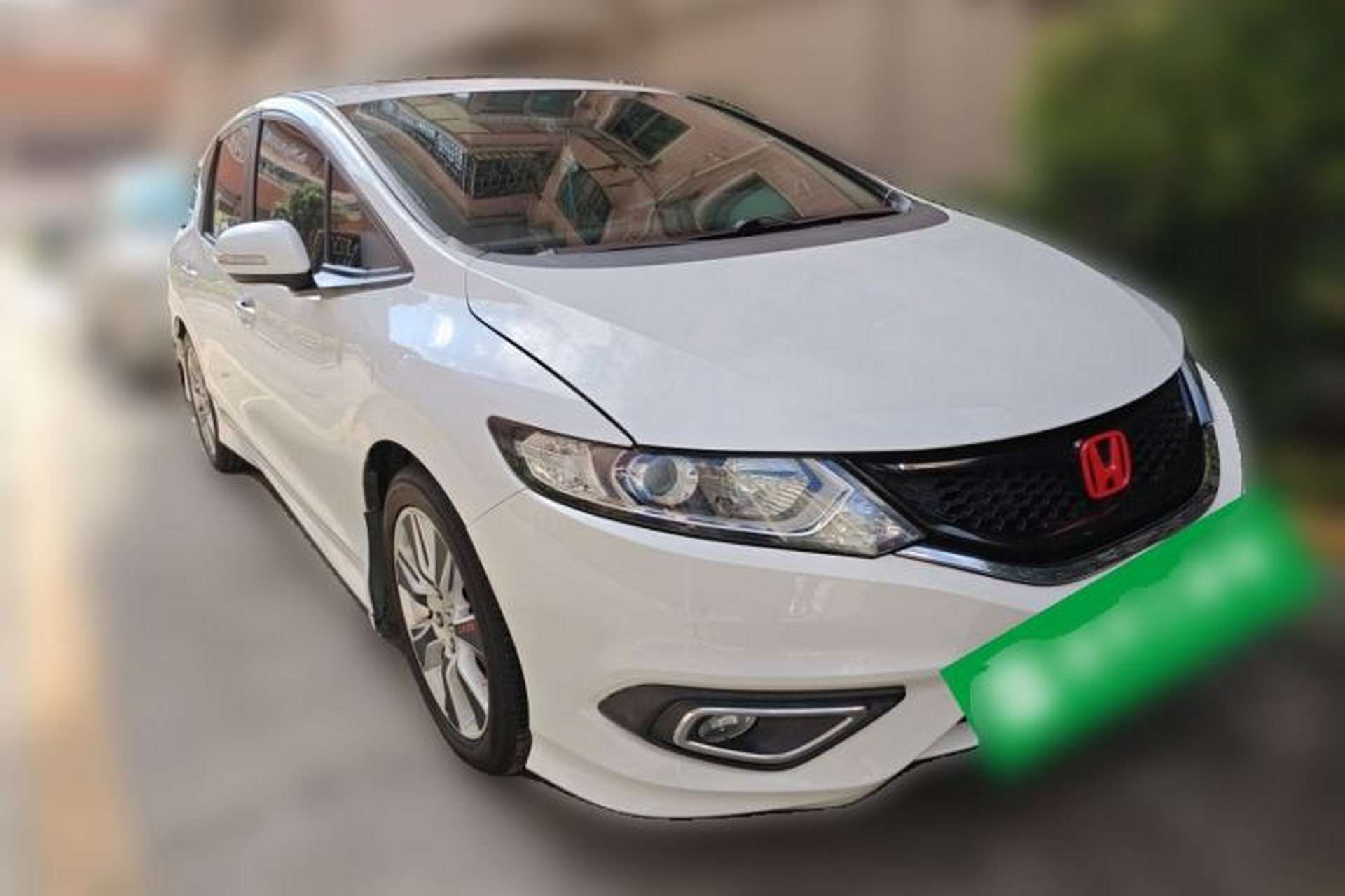 Used Honda Jade 2014 1.8L Automatic Comfort Elite Version 5 Seats Front Right 45 Deg