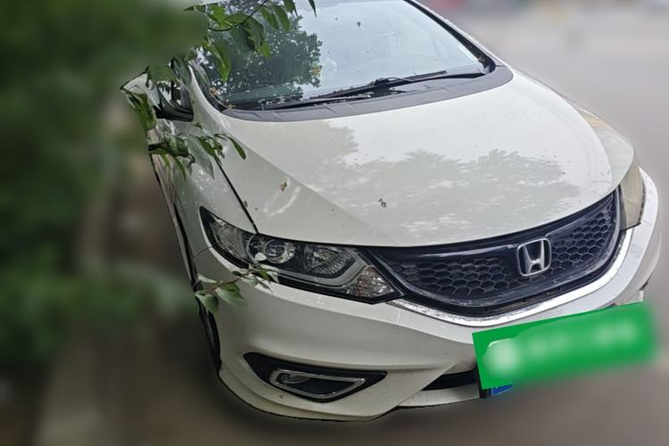 Used Honda Jade 2014 1.8L Automatic Comfort Elite Version 5 Seats Front Right 45 Deg