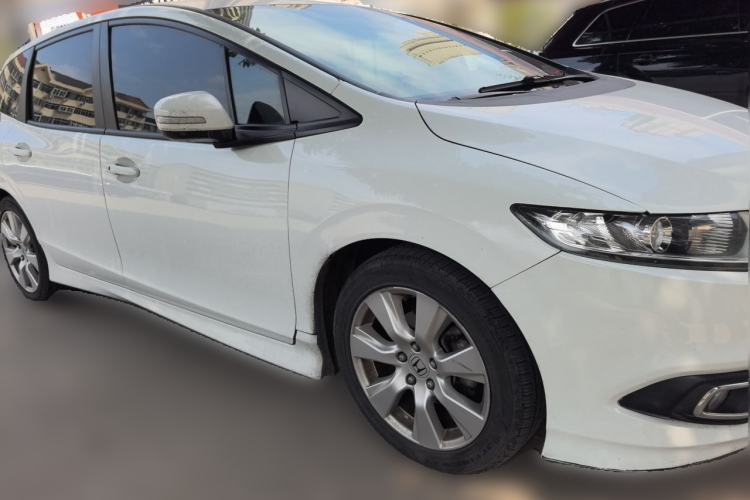 Used Honda Jade 2014 1.8L Automatic Comfort Elite Version 5 Seats Front Right 45 Deg