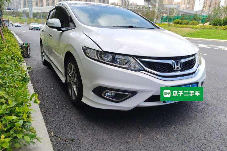 Used Honda Jade 2014 1.8L Automatic Comfort Elite Version 5 Seats Front Right 45 Deg