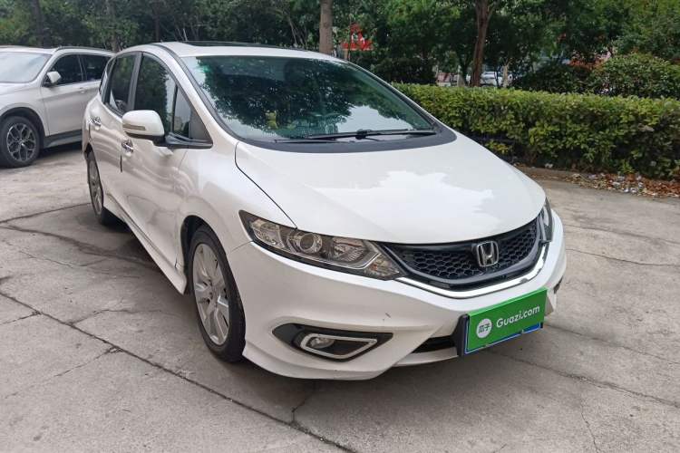 Used Honda Jade 2014 1.8L CVT Luxury Edition 5 seats Front Right 45 Deg