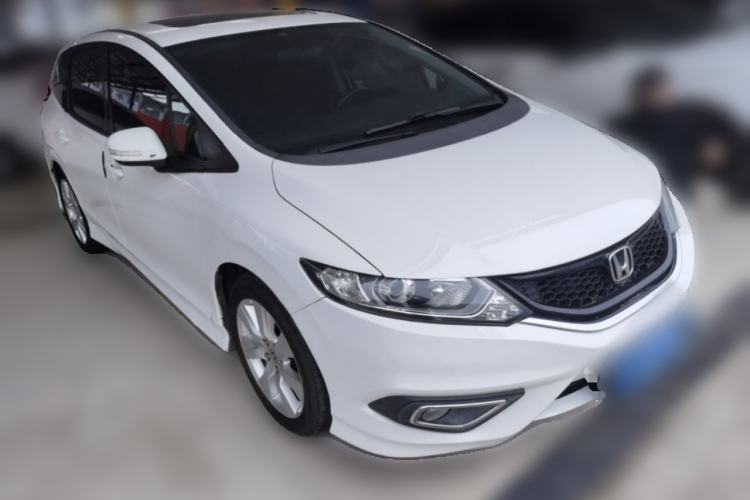 Used Honda Jade 2014 1.8L Automatic Comfort Elite Version 5 Seats Front Right 45 Deg