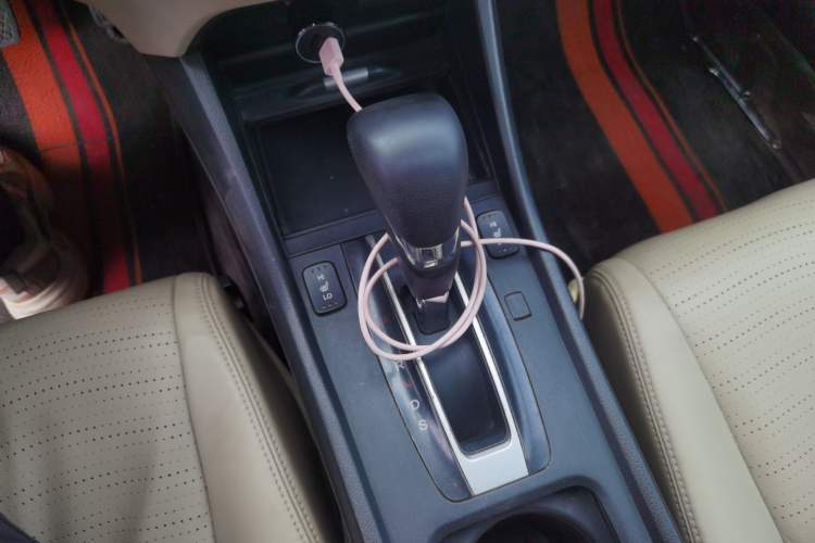 Used Honda Jade 2014 1.8L CVT Luxury Edition 5 seats Gear Lever