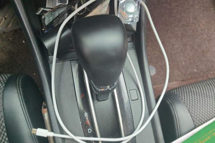 Used Honda Jade 2014 1.8L Automatic Comfort Elite Version 5 Seats Gear Lever