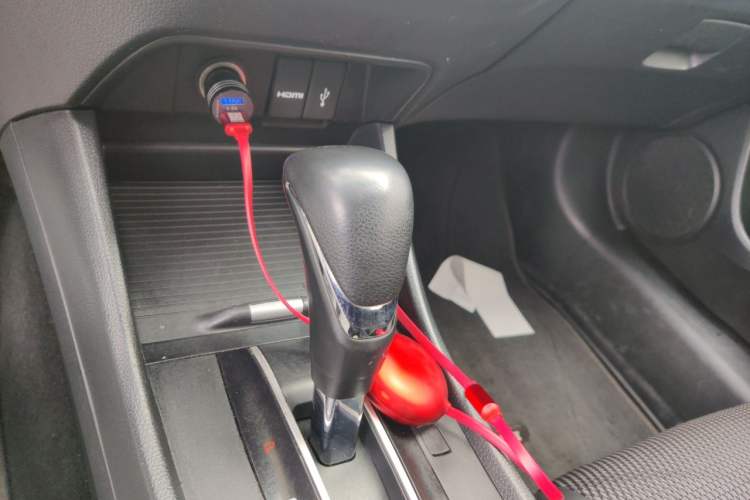 Used Honda Jade 2014 1.8L Automatic Comfort Elite Version 5 Seats Gear Lever
