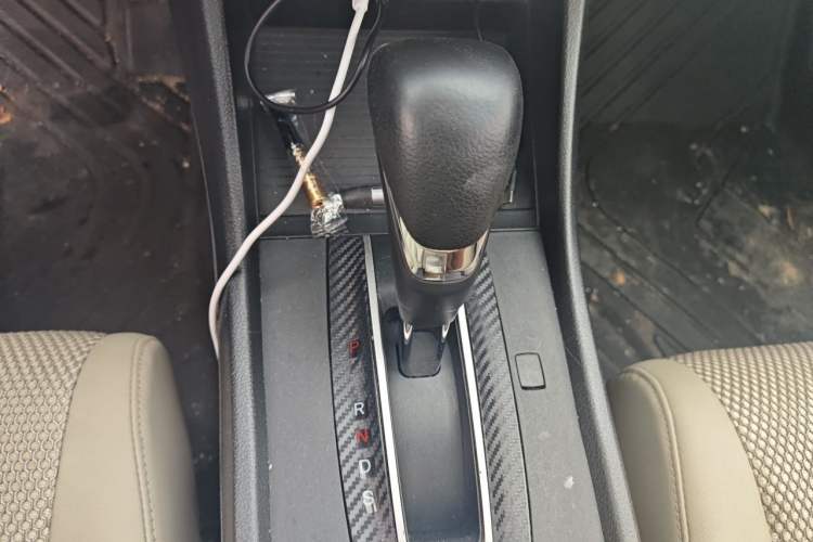 Used Honda Jade 2014 1.8L Automatic Comfort Elite Version 5 Seats Gear Lever