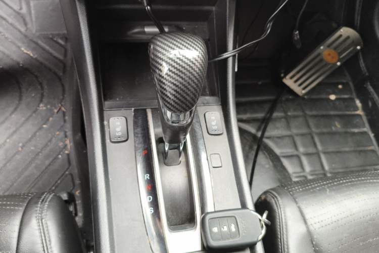 Used Honda Jade 2014 1.8L CVT Luxury Edition 5 seats Gear Lever