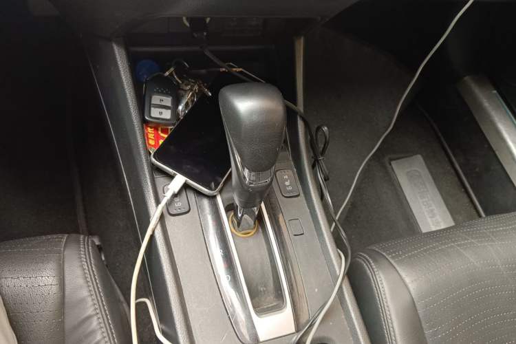 Used Honda Jade 2014 1.8L CVT Luxury Edition 5 seats Gear Lever