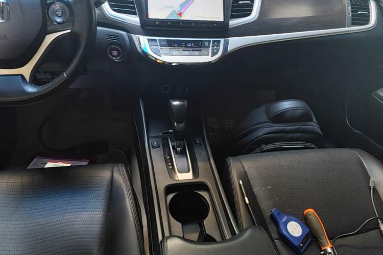 Used Honda Jade 2014 1.8L CVT Luxury Prestige Edition 5 Seats Gear Lever