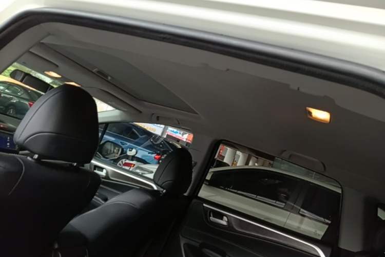 Used Honda Jade 2014 1.8L Automatic Comfort Elite Version 5 Seats Headliner