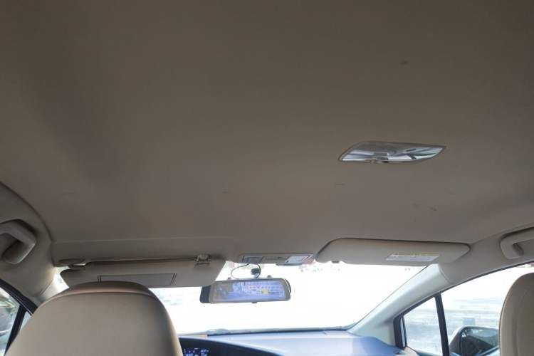 Used Honda Jade 2014 1.8L Automatic Comfort Elite Version 5 Seats Headliner