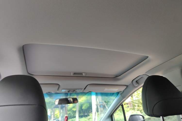 Used Honda Jade 2014 1.8L Automatic Comfort Elite Version 5 Seats Headliner