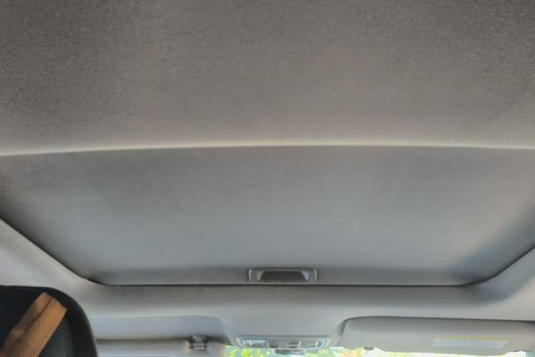Used Honda Jade 2014 1.8L CVT Luxury Edition 5 seats Headliner