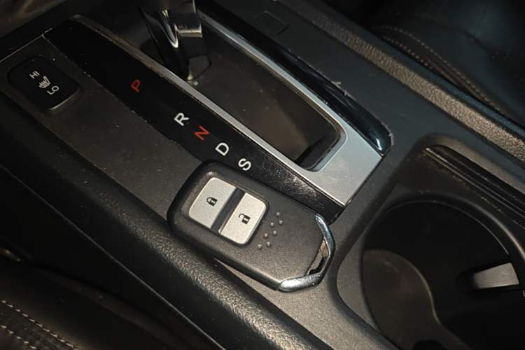 Used Honda Jade 2014 1.8L CVT Luxury Prestige Edition 5 Seats Interior 1
