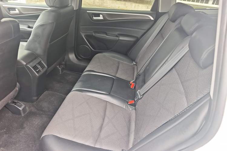 Used Honda Jade 2014 1.8L Automatic Comfort Elite Version 5 Seats Interior 2