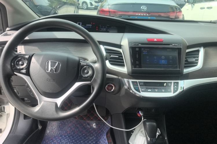 Used Honda Jade 2014 1.8L CVT Luxury Edition 5 seats Interior 2